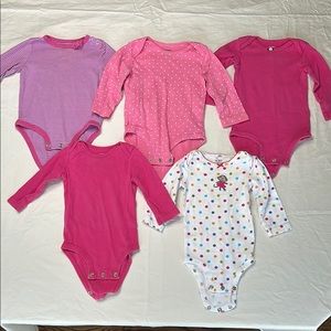 Carter's size 9 months Pink and White Bodysuits Set. All are in GREAT CONDITION.